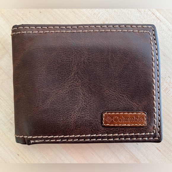 Columbia Dark Brown Leather Wallet - Picture 1 of 8